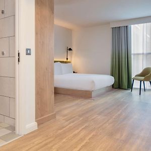 Queen Room Mobility Access